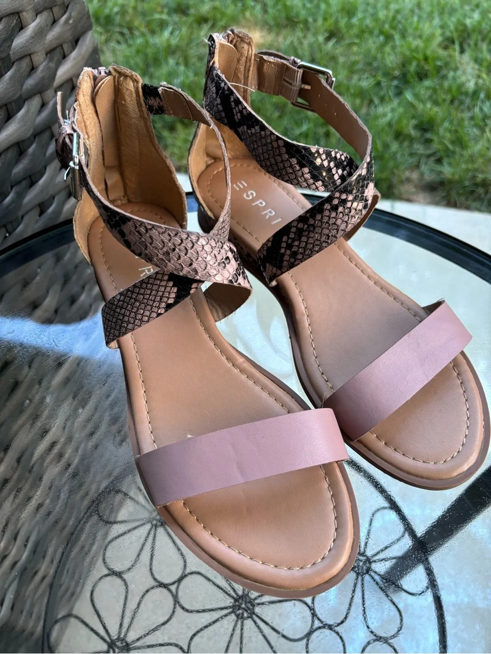 ESPRIT Women’s Size 8M Pink Blush Snakeskin Strappy Flat Sandals Ankle Strap